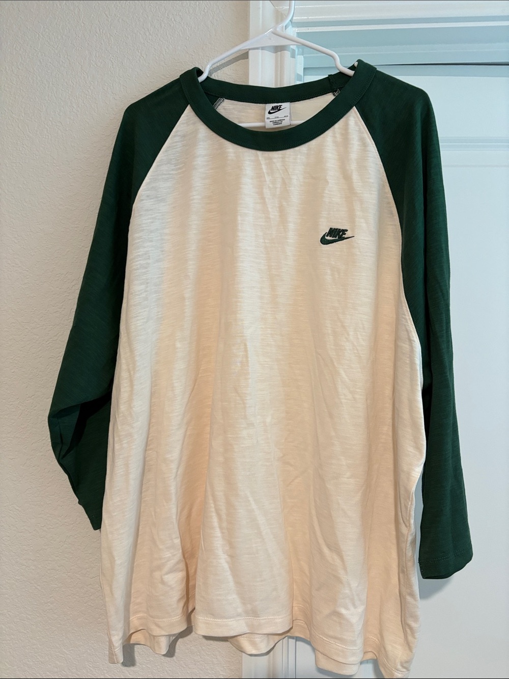 Nike Men’s Cream and Dark Green Raglan Baseball Tee - Long Sleeve